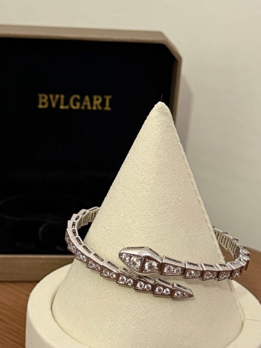 White Gold Serpenti Diamond Coil Bracelet - Silver